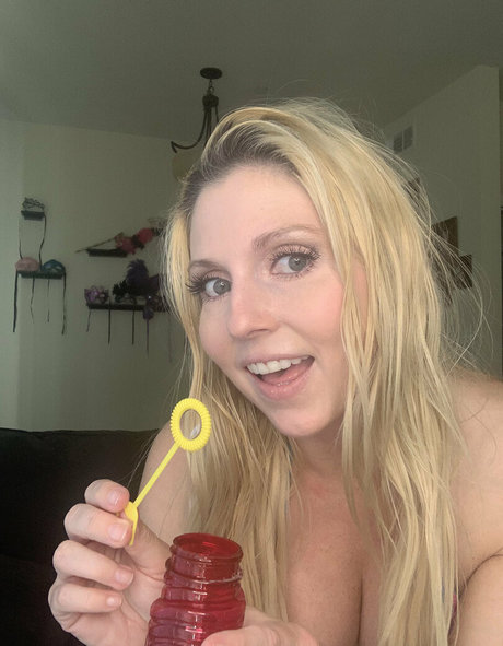 Foto di nudo di fuga di OnlyFans di Christiestevens