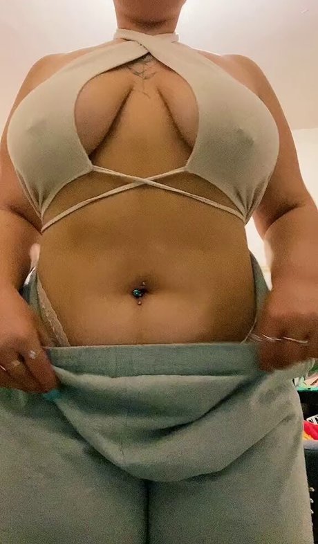 Обнаженная фотография утечки OnlyFans от Elliemaexo205