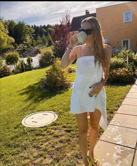 Photo nue de fuite OnlyFans de Melissa Naschenweng