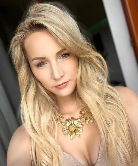 Melissa Naschenweng