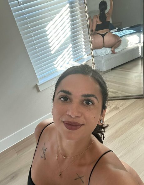 Alaston vuotanut OnlyFans-kuva Kellymariev