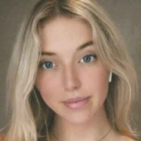 Naken lekkede OnlyFans-bilde av Noa Maureen