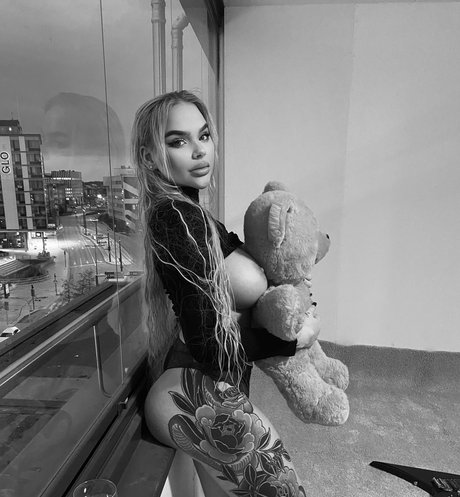 Naken lekkede OnlyFans-bilde av Milanasw
