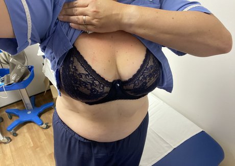Nurse Rachel OnlyFans 유출 누드 사진