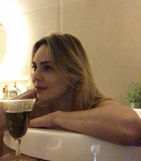 Rachel Sherazade OnlyFansリークヌード写真