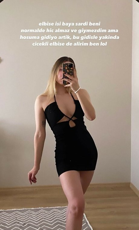 Naakte gelekte OnlyFans-foto van Miafitz