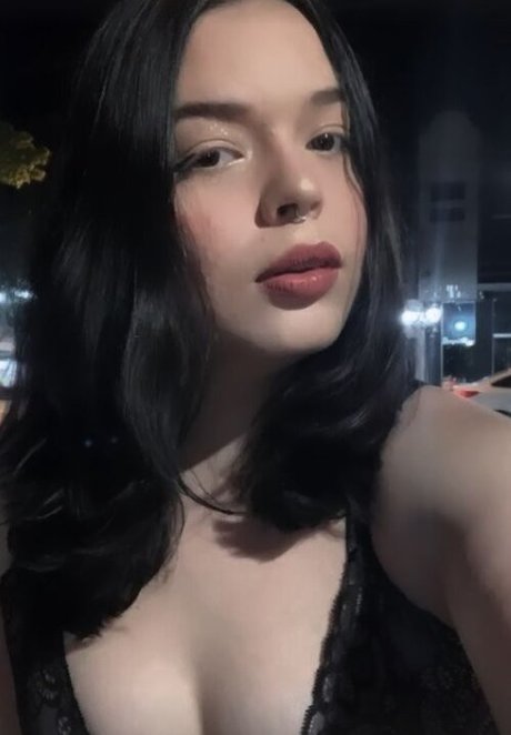 Naken läckt OnlyFans-bild av Miaumiauloira