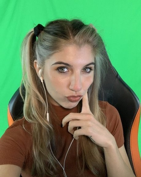 Frivolousfox Asmr