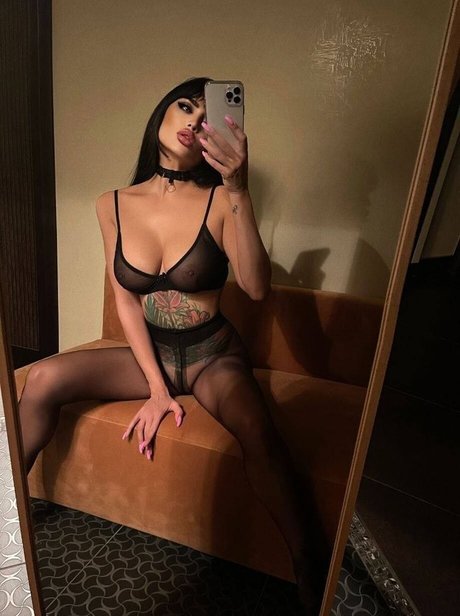Alaston vuotanut OnlyFans-kuva Nita Kuzmina