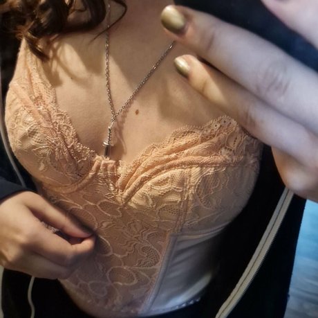 Alaston vuotanut OnlyFans-kuva Sleepybunny