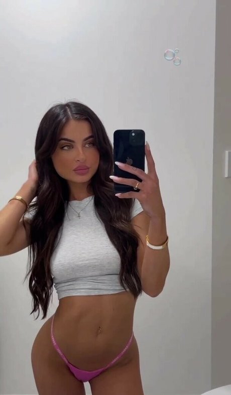 Обнаженная фотография утечки OnlyFans от Rhiannon Kyra