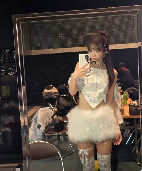 Naken läckt OnlyFans-bild av Kim Chaewon