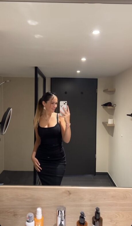 Alaston vuotanut OnlyFans-kuva Wieke