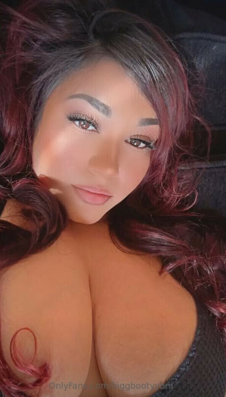 Naken läckt OnlyFans-bild av Biggbootyybrii