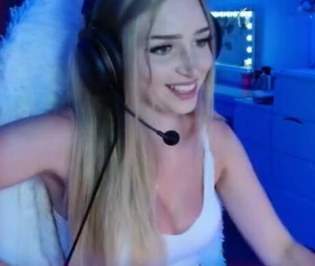 Naken läckt OnlyFans-bild av Nadjana