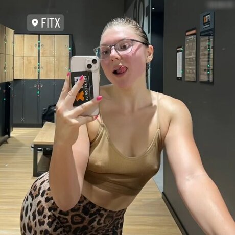Naken läckt OnlyFans-bild av Anne Sttzner