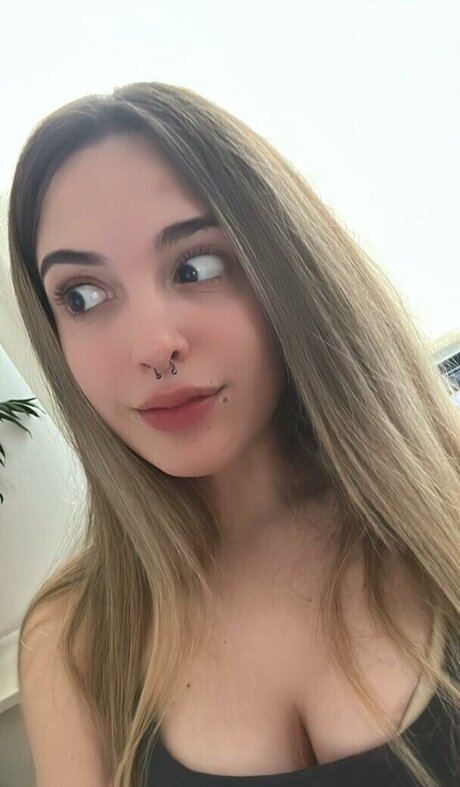 Alaston vuotanut OnlyFans-kuva Psychokalaka