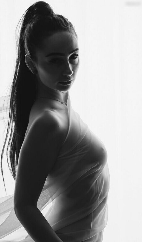 Naken läckt OnlyFans-bild av Olivia Michelle
