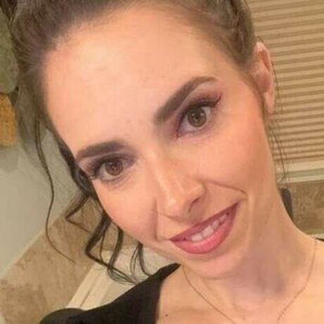 Naken läckt OnlyFans-bild av Annie Kundis