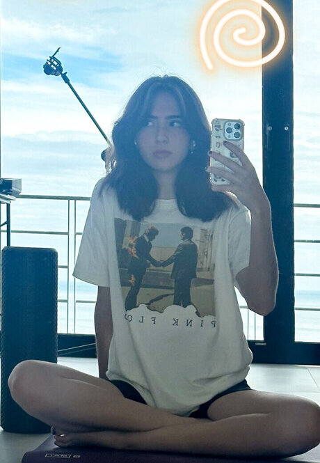Naken läckt OnlyFans-bild av Gabriela Bee
