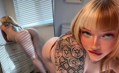 Naken läckt OnlyFans-bild av Lilaclexx