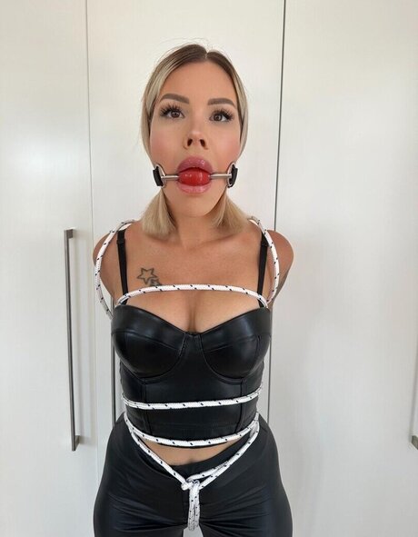 Naken läckt OnlyFans-bild av Lara Bergmann