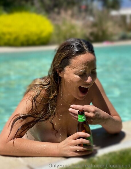 Realmoonbloodgood OnlyFans泄露裸照