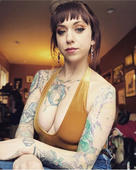 Naken läckt OnlyFans-bild av Liz