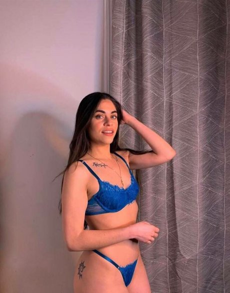 Naakte gelekte OnlyFans-foto van Carolinanitnelav