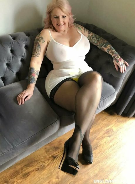 Foto nua vazada do OnlyFans de Daniella English