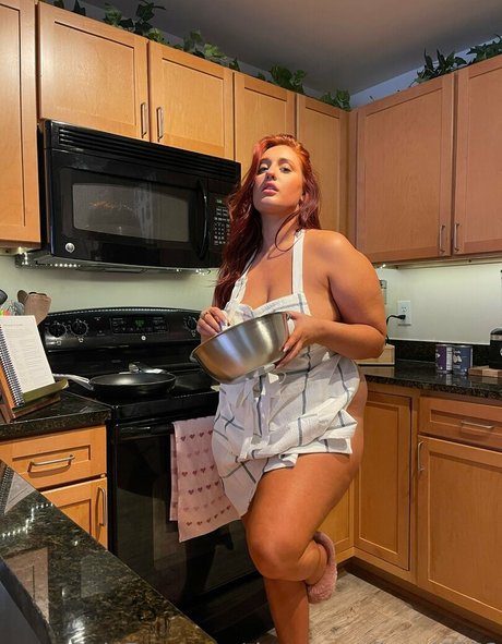 Thatoneredhead0153