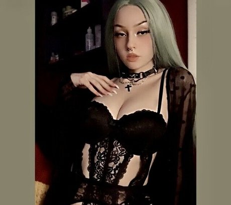Naakte gelekte OnlyFans-foto van Imrenna