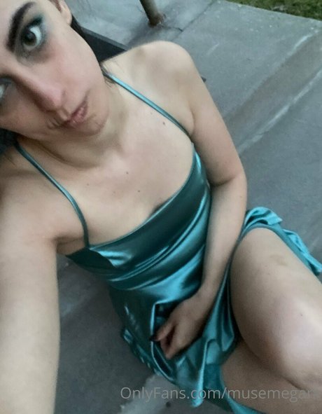 Обнаженная фотография утечки OnlyFans от Musemegara
