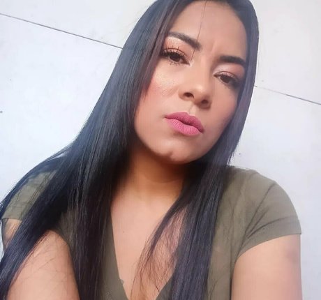 Nahá fotka uniklých OnlyFans od Kanelamorena