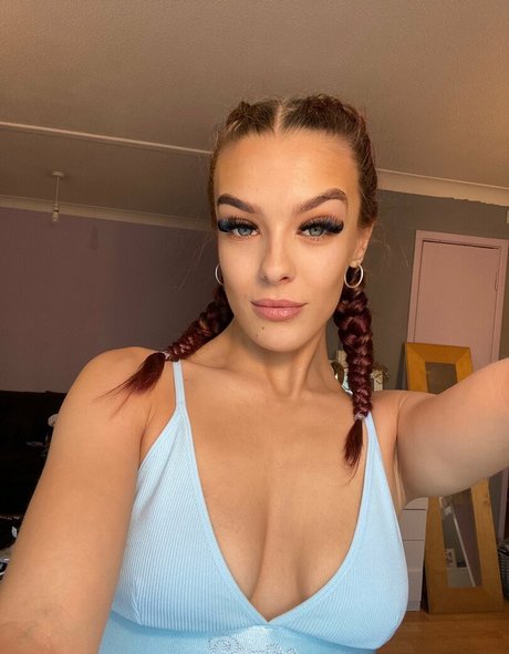 Alaston vuotanut OnlyFans-kuva Shannon Moore