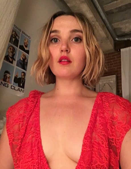 Chloe Fineman