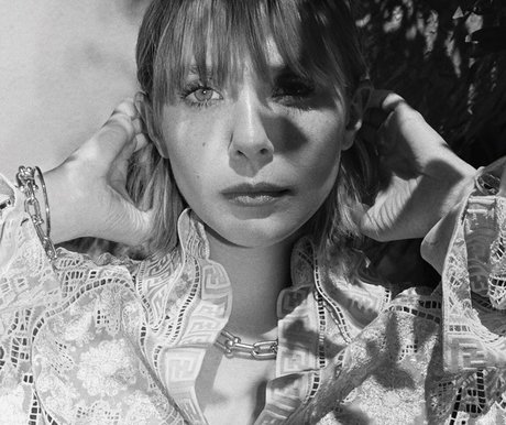 Foto di nudo di fuga di OnlyFans di Elizabeth Olsen