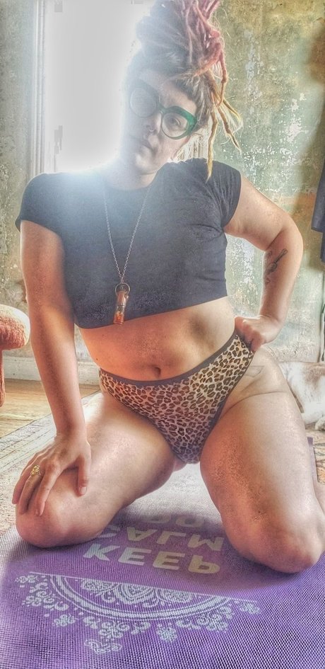 Naken läckt OnlyFans-bild av Lexibloomshroom