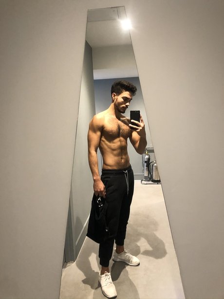 Обнаженная фотография утечки OnlyFans от Lo Cabral