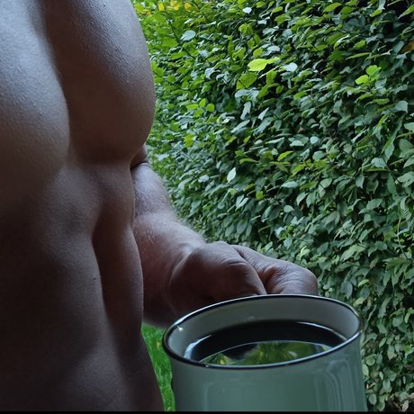 Naken läckt OnlyFans-bild av Littleabart