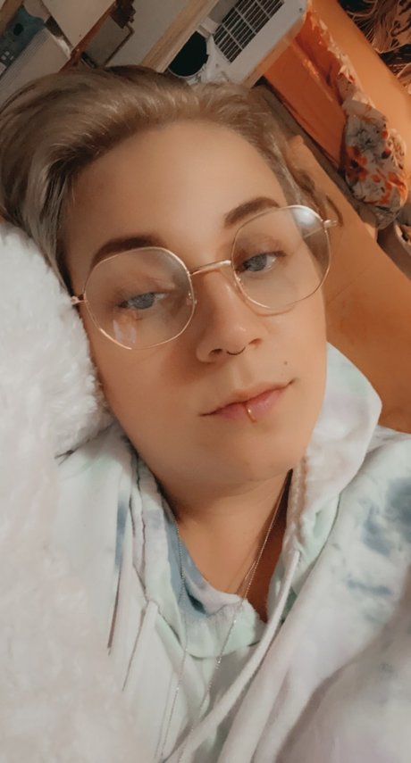 Alaston vuotanut OnlyFans-kuva Lilsbibeauty