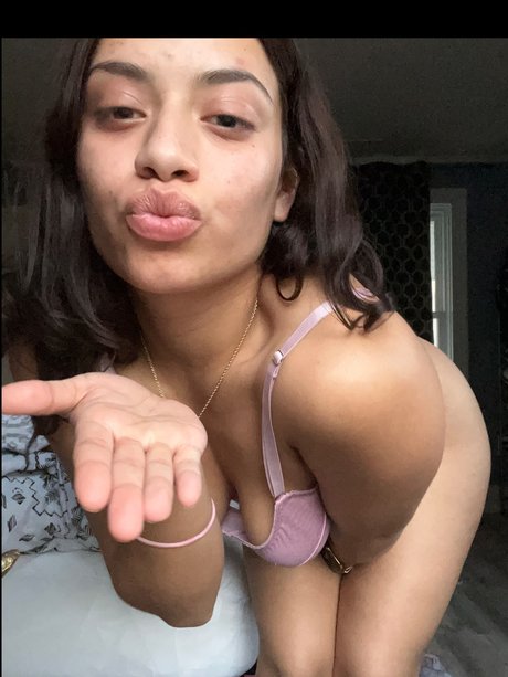 Naken läckt OnlyFans-bild av Lilo Waters