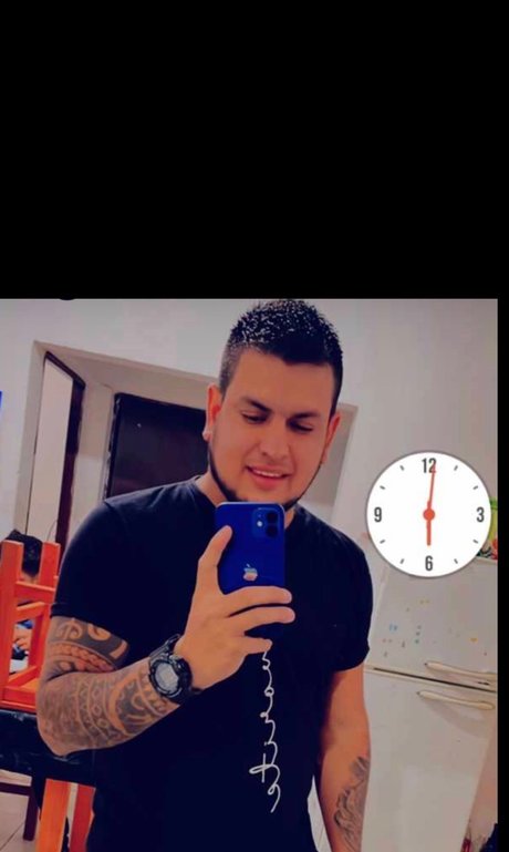 Обнаженная фотография утечки OnlyFans от Luis Romero
