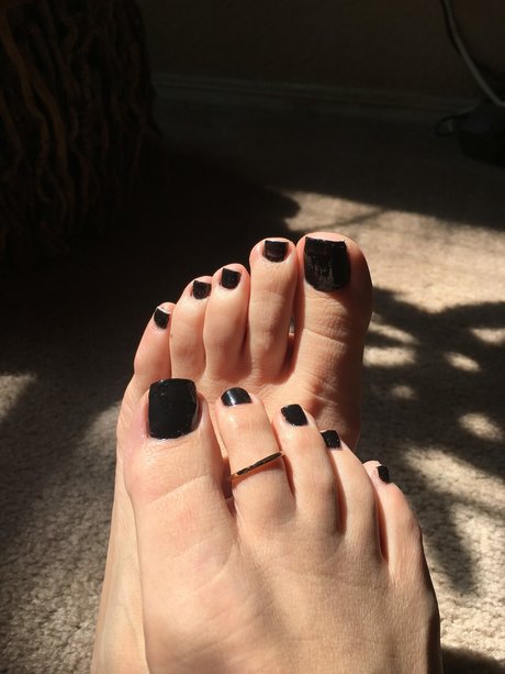Lolafeetness