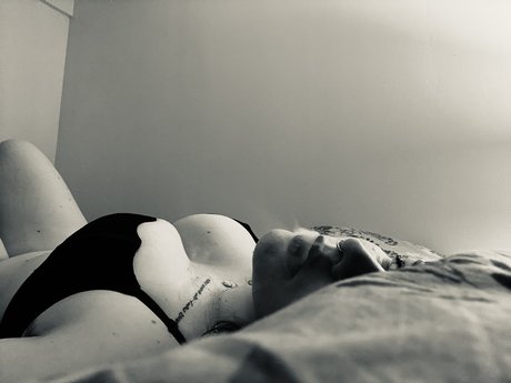 Photo nue de fuite OnlyFans de Lizzinked
