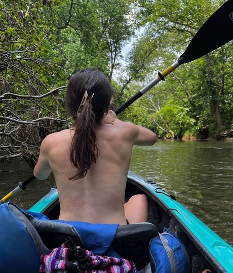 Naken läckt OnlyFans-bild av Liv