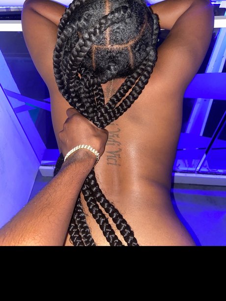 Naken läckt OnlyFans-bild av Dc Productions