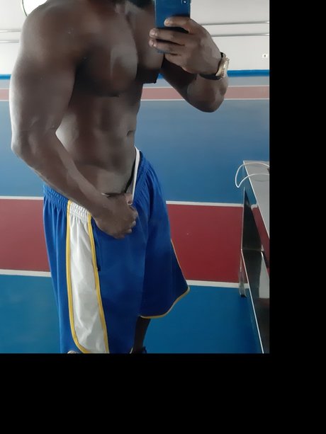 Naken läckt OnlyFans-bild av Marco Vinny