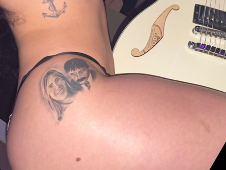 Naken läckt OnlyFans-bild av Mel Rose