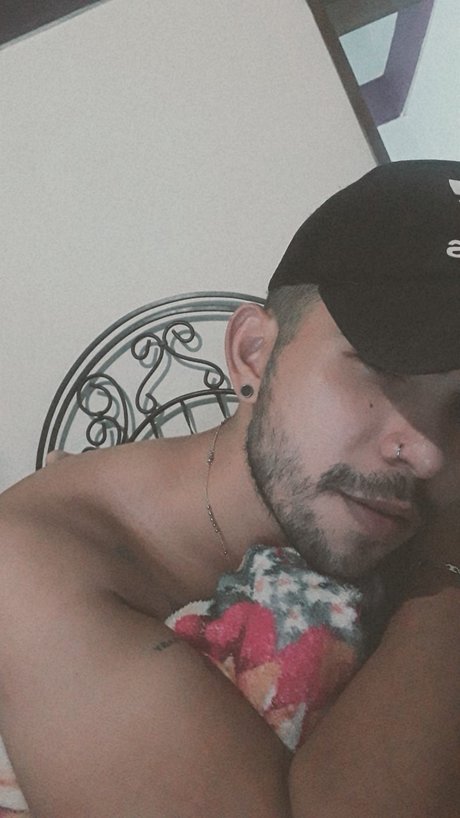Naken läckt OnlyFans-bild av Maxximo R